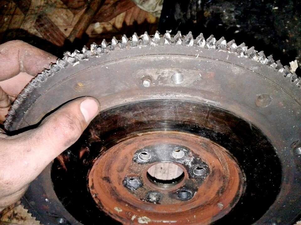 Износ зубьев венца маховика