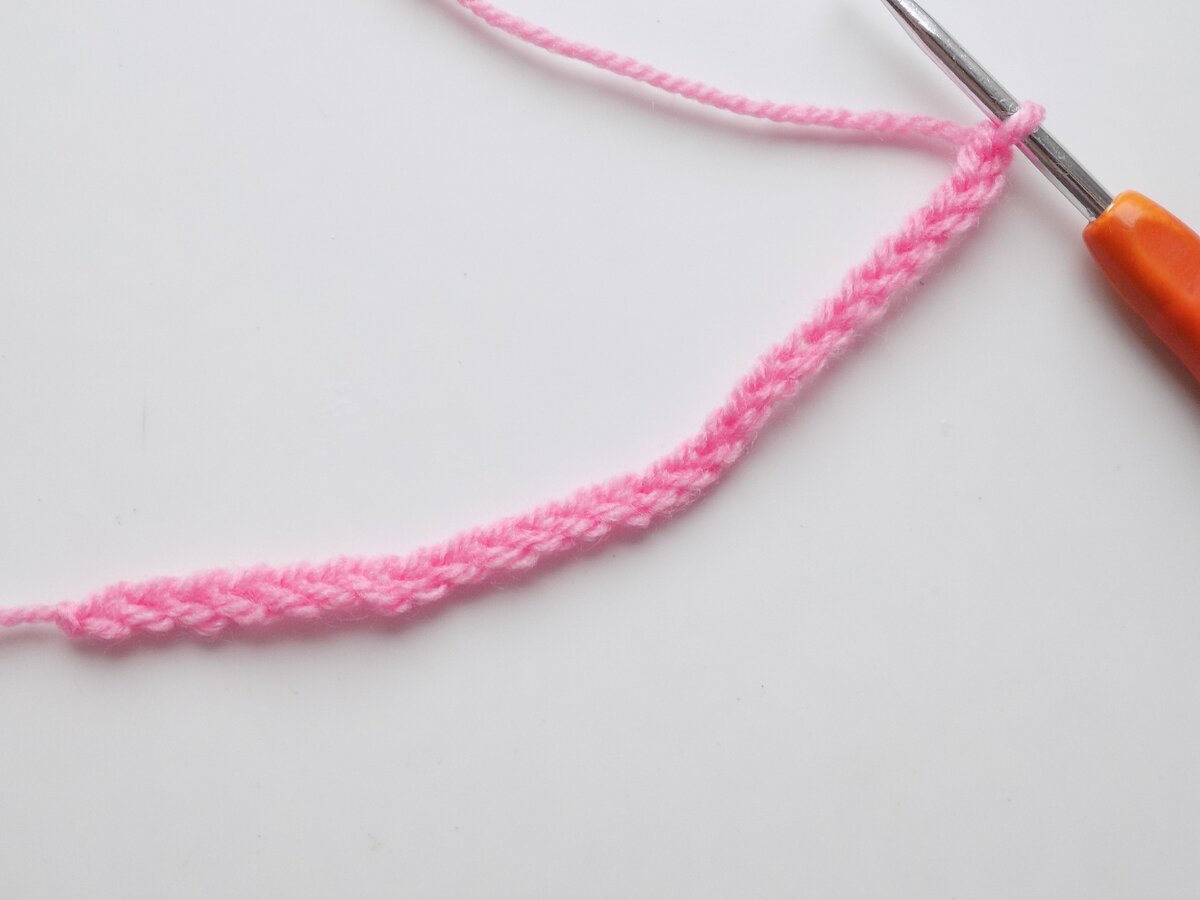 Как связать крючком кайму с цветочками