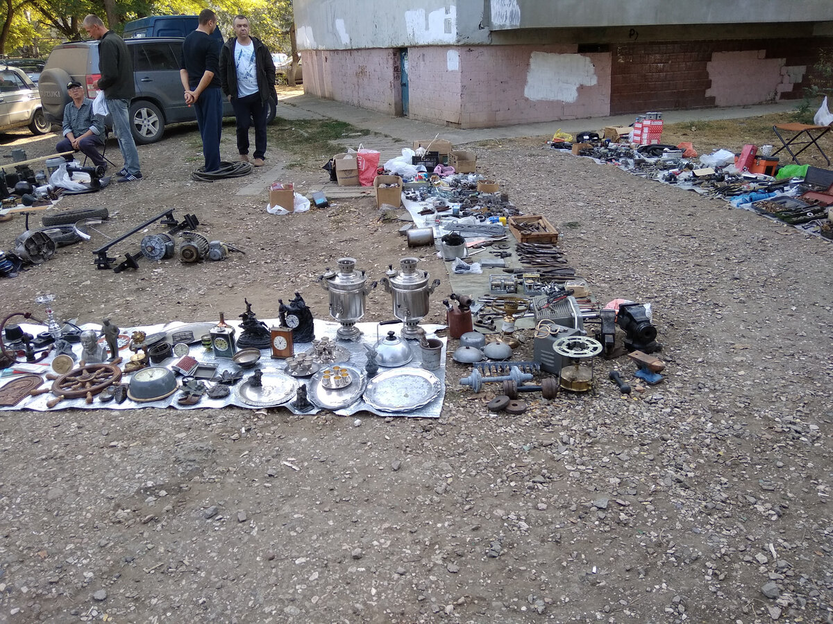 Такие развалы, думаю, есть в каждом городе. Листайте, там фото стамесок, которые я купил