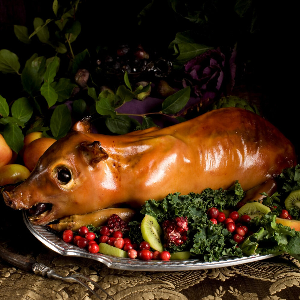 Молочный поросёнок, запечённый в духовке с цитрусами - Лайфхакер