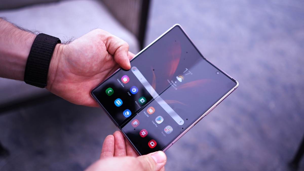 смартфон Samsung Galaxy Fold