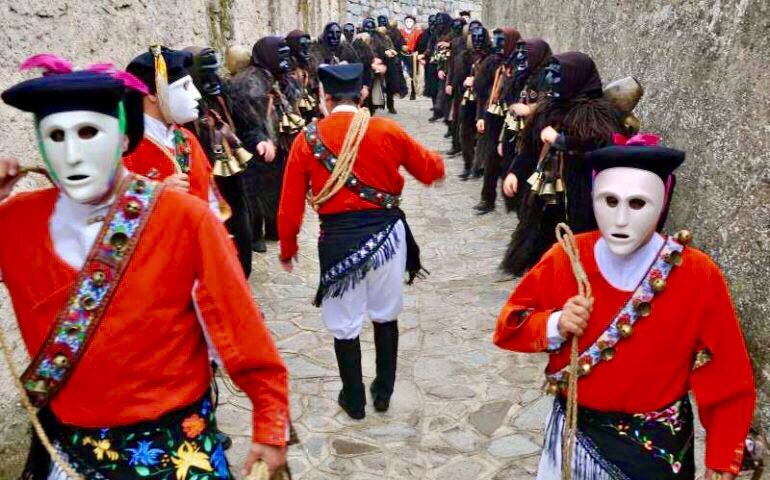 Эти парни имеют шанс увести у тебя девушку, так что осторожней с ними! Фото взято из открытых источников.