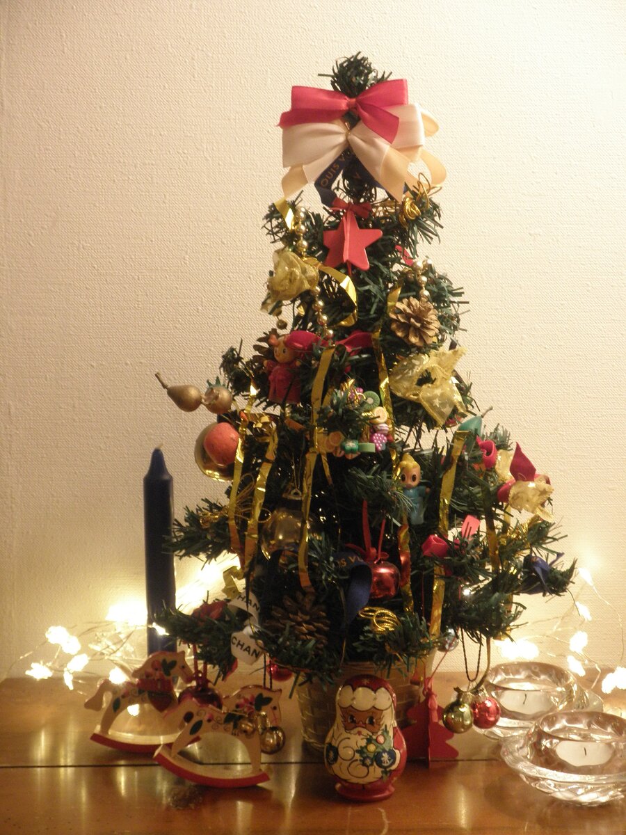 Моя ёлка. Самая маленькая и самая милая (на мой взгляд)