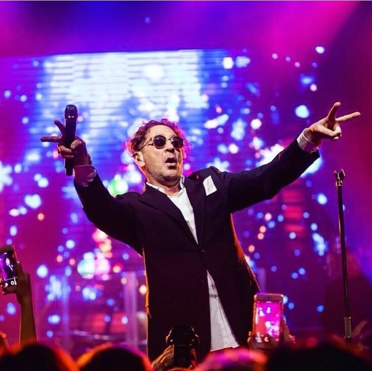 Выступления в новогоднюю ночь. Выступления в новогоднюю ночь. Выступления в новогоднюю ночь. Продавец в новогоднюю ночь. Голубой огонек 2014 зеленский.