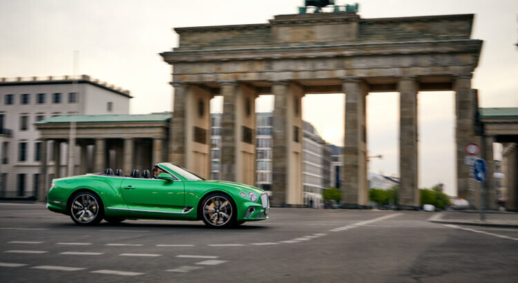 Несмотря на падение европейского рынка (-18%), Bentley компенсировал это стабильными продажами в Северной и Южной Америке и хорошим ростом в Китае.