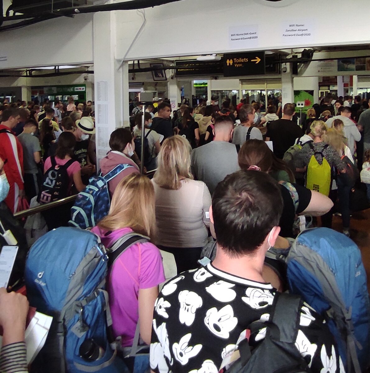 вот так  по прилёты мы стояли