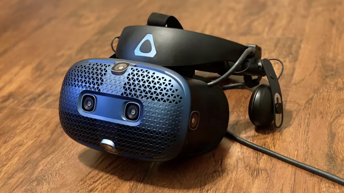 Шлем от HTC с возможностью внутреннего трекинга. Источник: techradar.com