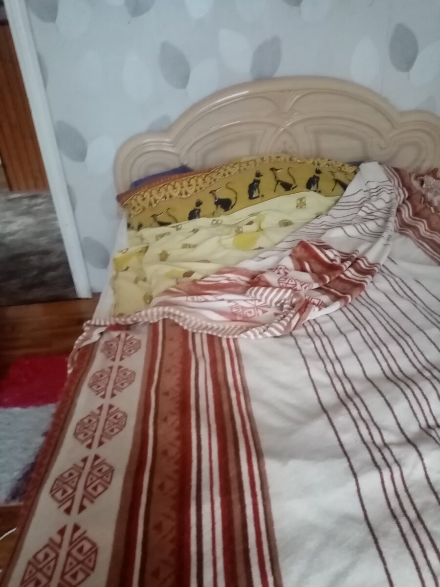 В основном в морозные дни я пляшу у своей кровати.