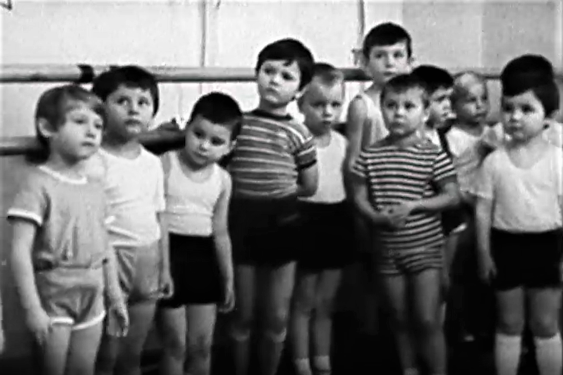 Кадр из документальной ленты "И пусть не чемпионы" (1975)