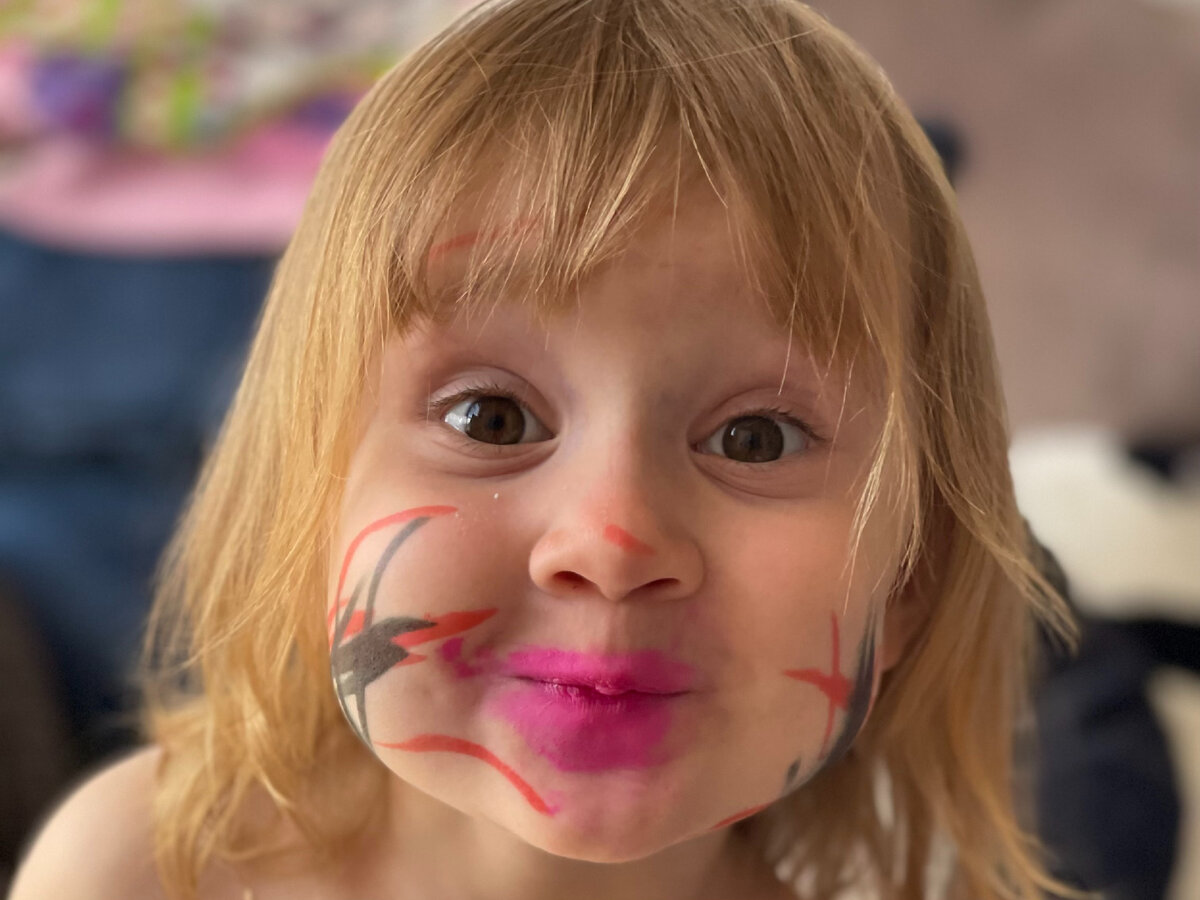 Софья, младшая дочь. Любит побаловаться и поиграть, может и поскандалить. Фотография из личного аккаунта в Инстаграм https://bit.ly/3E6Wa0i 