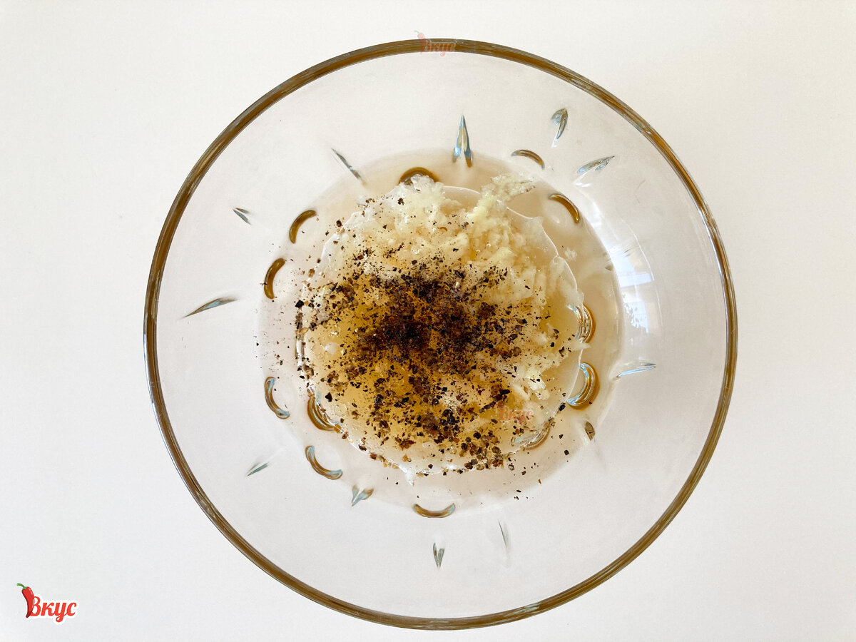 Подготавливаем маринад для кабачков