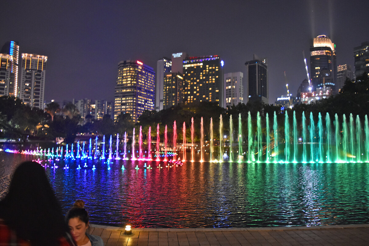 Карьера в Японии давно вышла на первое место, от этого страдает семья и как следствие психика