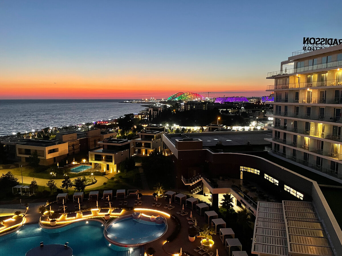 Один вид на море с балкона номера дорогого стоит). Фото автора