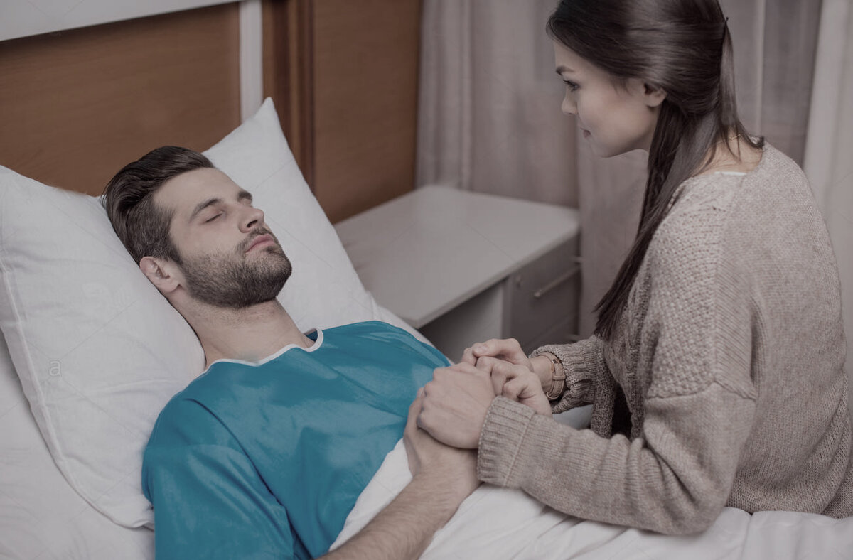 Источник фото: https://www.dkn.tv/wp-content/uploads/2018/09/young-woman-visiting-sick-man-in-hospital-holding-his-hands-j0e0cn.jpg