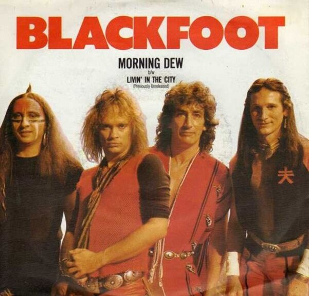 Сингл "Morning Dew" группы Blackfoot. Второй справа - Кен Хенсли. На прилагаемом клипе, кстати, он тоже очень часто попадает в кадр