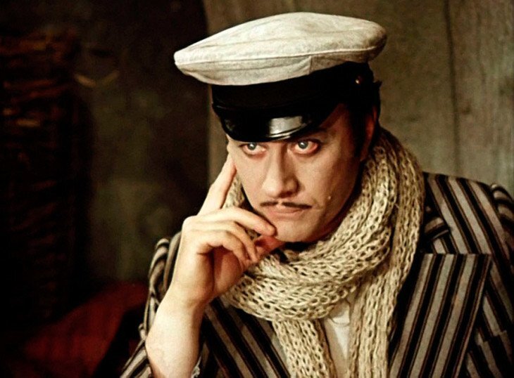 Психопат-Бендер (Андрей Миронов) строит грандиозные планы, привлекая тех, кто помельче, к их осуществлению (фото из интернета) фильм "12 стульев" 1976 г.