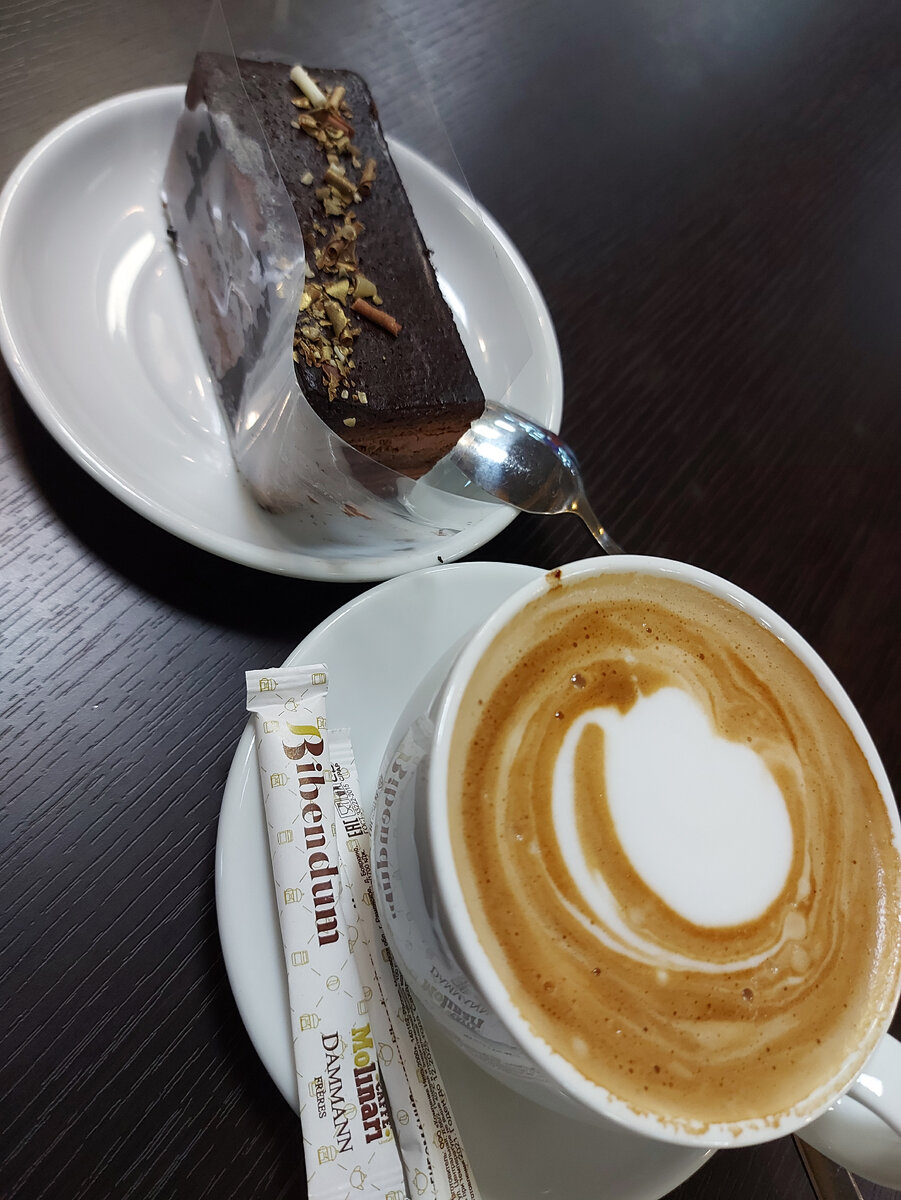 Сегодня у меня тренировки нет, так что субботнее спортивное батутное утро получилось такое)))