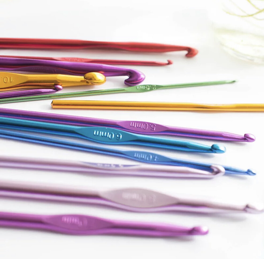 Универсальные крючки, но при больших диаметрах тяжеловат, идёт нагрузка на запястье.