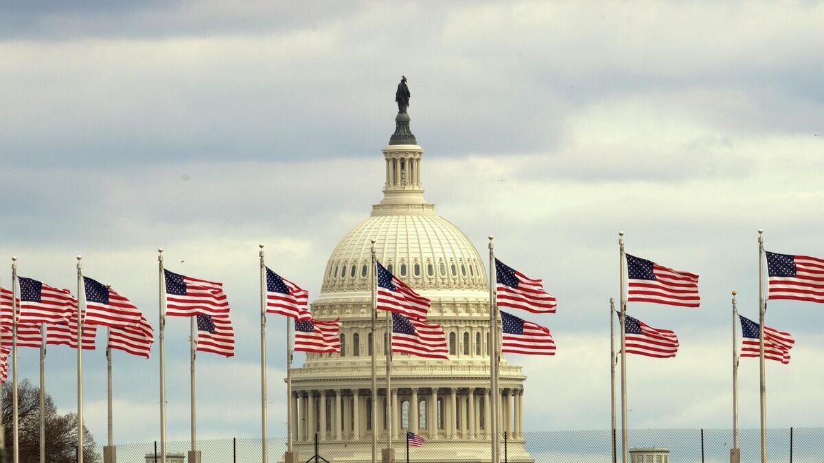    Здание конгресса США на Капитолийском холме в Вашингтоне© AP Photo / Jose Luis Magana