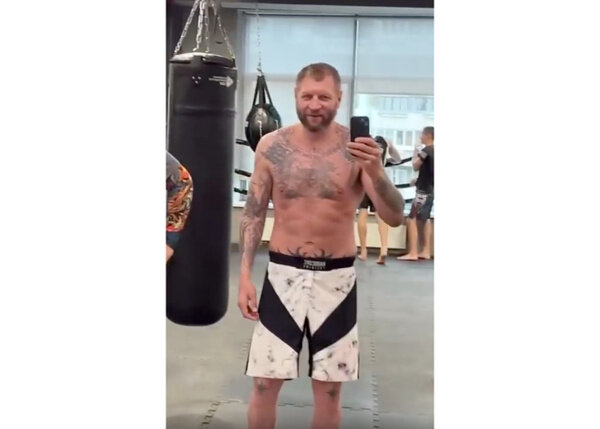 Александр Емельяненко на тренировке. 5 сентября 2022 года. Фото © VK / alexemelyanenko