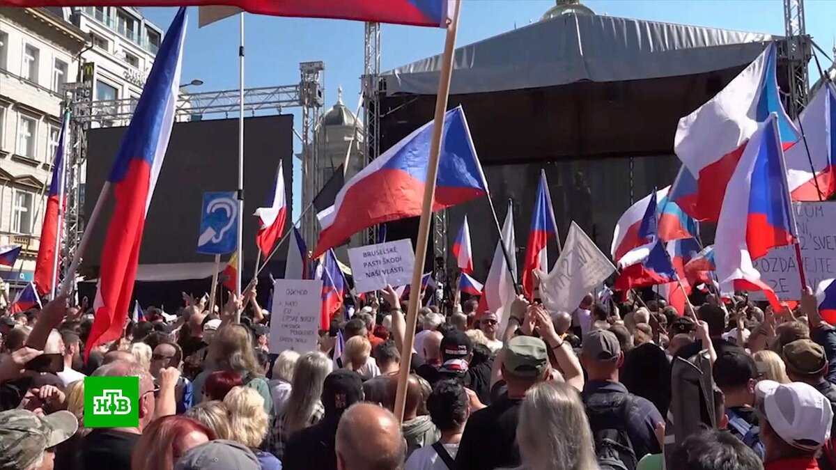    Митинги против роста цен на свет, газ и еду: в многотысячных акциях в Европе разглядели руку Москвы