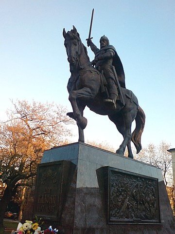 Памятник болгарскому царю Калояну в Варне (изображение из открытых источников)