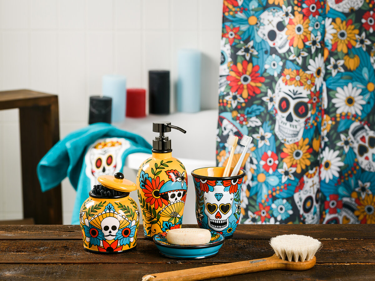 Коллекция аксессуаров для ванной Los Muertos вдохновлена колоритом мексиканского Дня Мертввых и посвящена неисправимым оптимистам и ценителям настоящего веселья