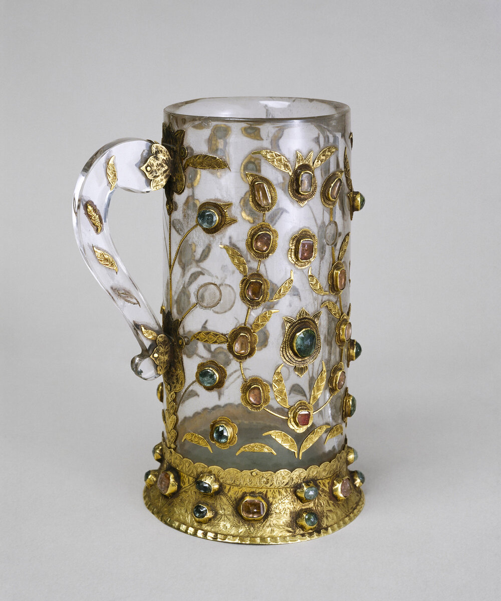Кружка. Турция, Стамбул, середина XVII в. Высота: 15,5 см.