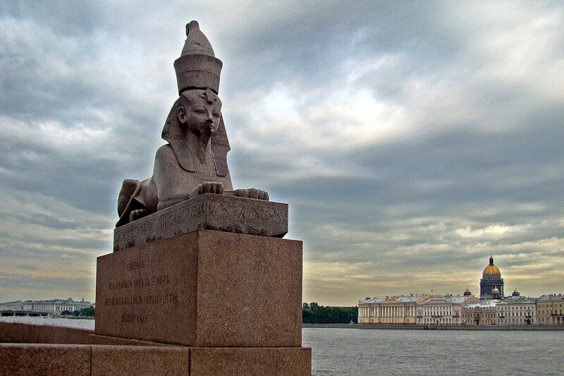 Сфинксы на университетской набережной. Сфинксы и Грифоны в Санкт-Петербурге на Университетской набережной. «Петербургские сфинксы», струве. Сфинксы на Васильевском острове. СПБ сфинкс на Неве.
