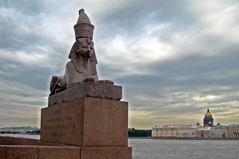 Сфинксы архангельске. Сфинксы и Грифоны в Санкт-Петербурге на Университетской набережной. «Петербургские сфинксы», струве. Сфинксы на Васильевском острове. СПБ сфинкс на Неве.