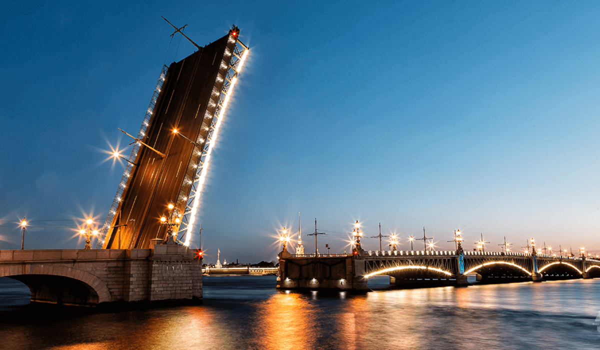 Троицкий мост. Фото с портала https://gorod-plus.tv
