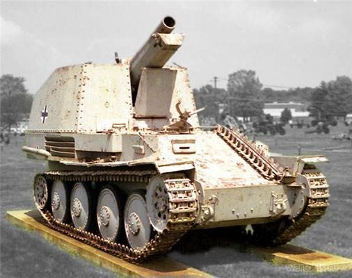  Grille,Sturmpanzer 38(t) на шасси чехословацкого лёгкого танка PzKpfw 38(t), со 150-мм пехотным орудием sIG 33. 