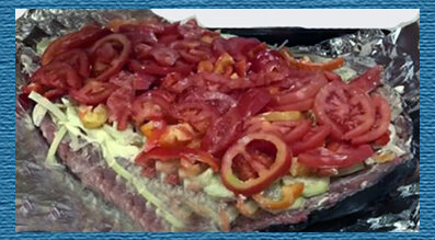 Каждый слой смазываем небольшим количеством майонеза