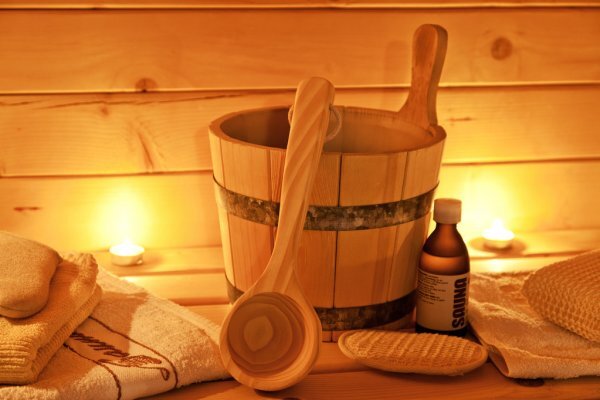 https://st.depositphotos.com/1890671/1909/i/950/depositphotos_19095413-stock-photo-interior-of-finnish-sauna-and.jpg