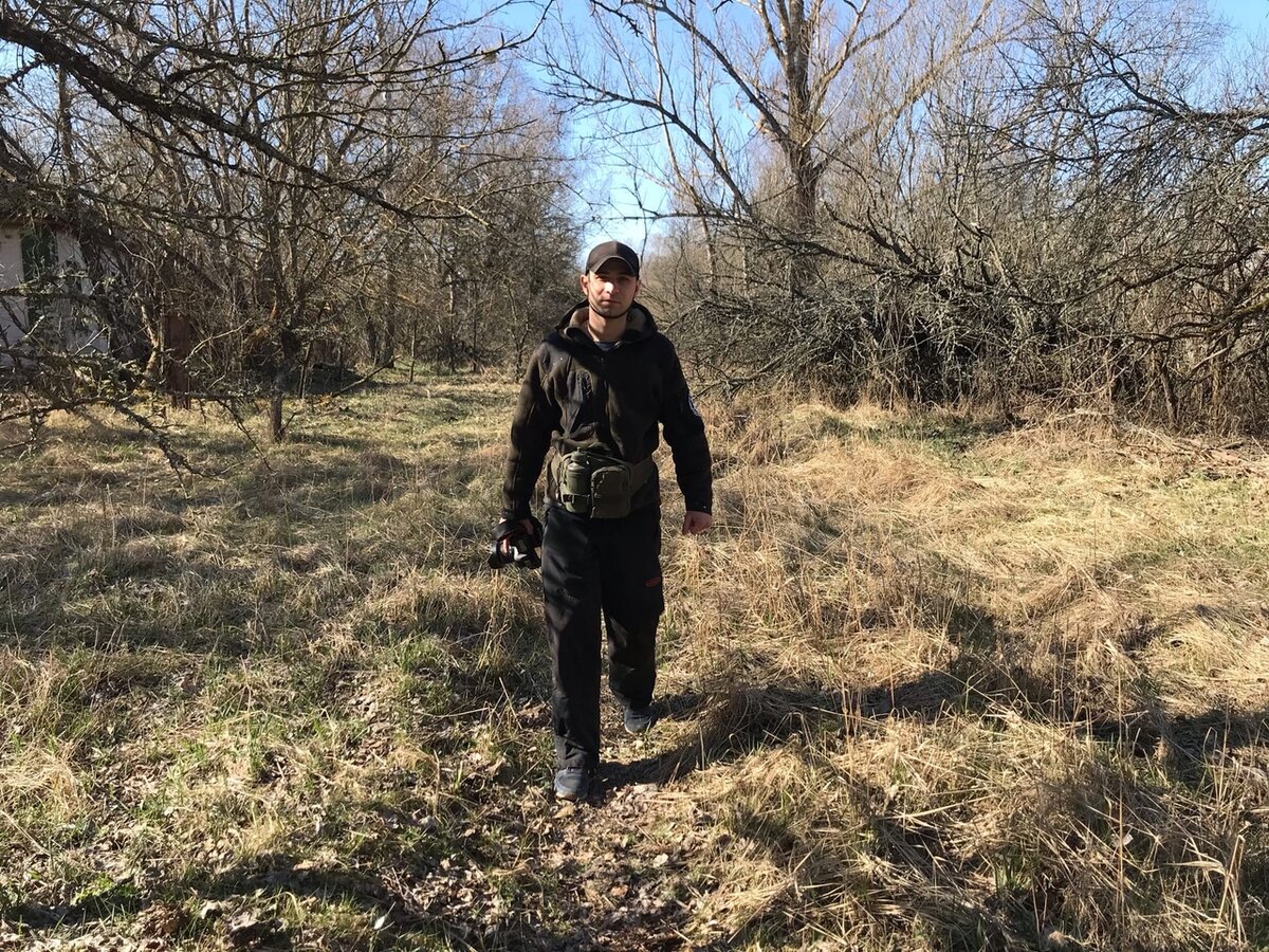 Путешествие в Чернобыльское село: заброшенные дома без замков. Фото