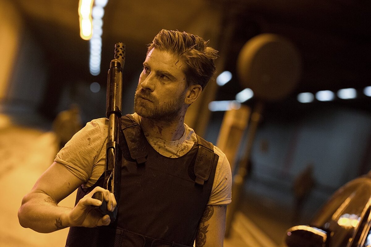 Кадр из фильма "Убийцы" (2017)