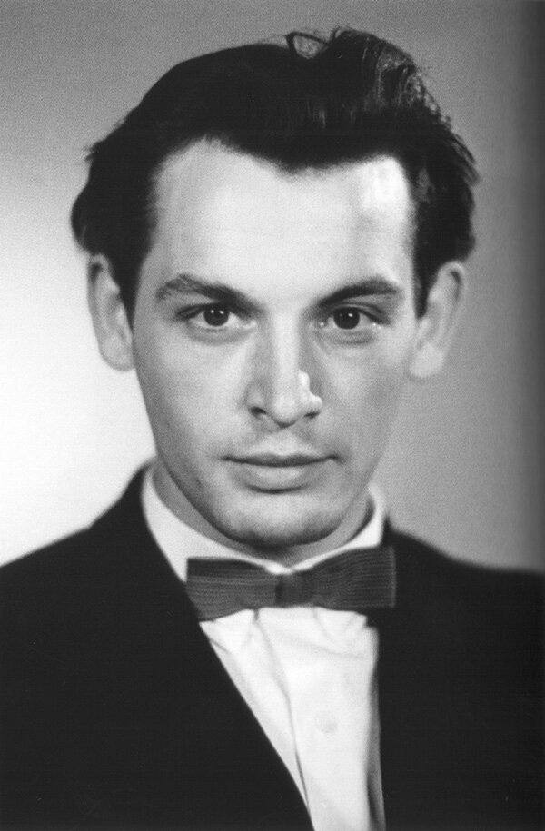 Несомненно, в своё время он нравился очень многим девушкам