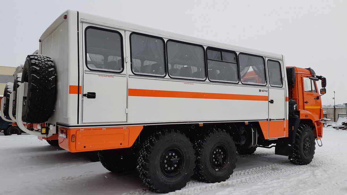 НЕФАЗ-4208
