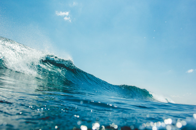 https://ru.freepik.com/free-photo/underwater-wave_3199338.htm