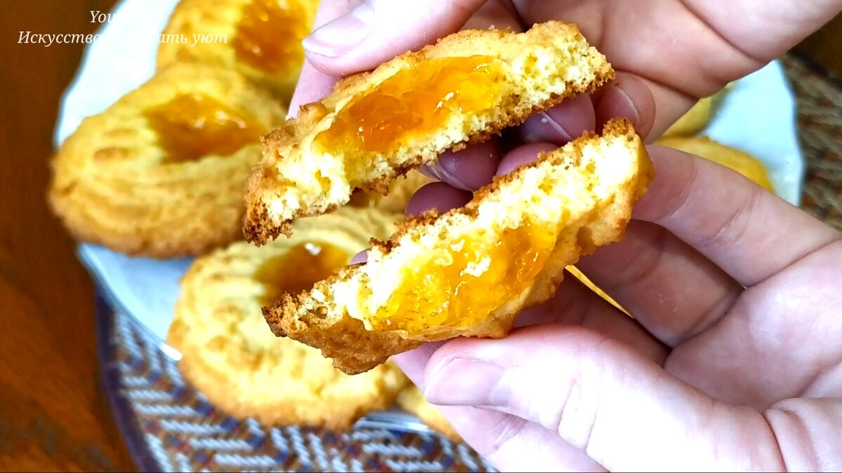 Печенья с джемом в разломе - 2 фото