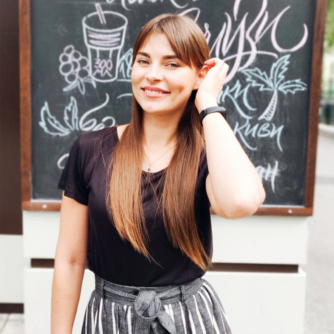 Привет, я Маша Сиротина - нутрициолог, специалист по холистическому питанию.