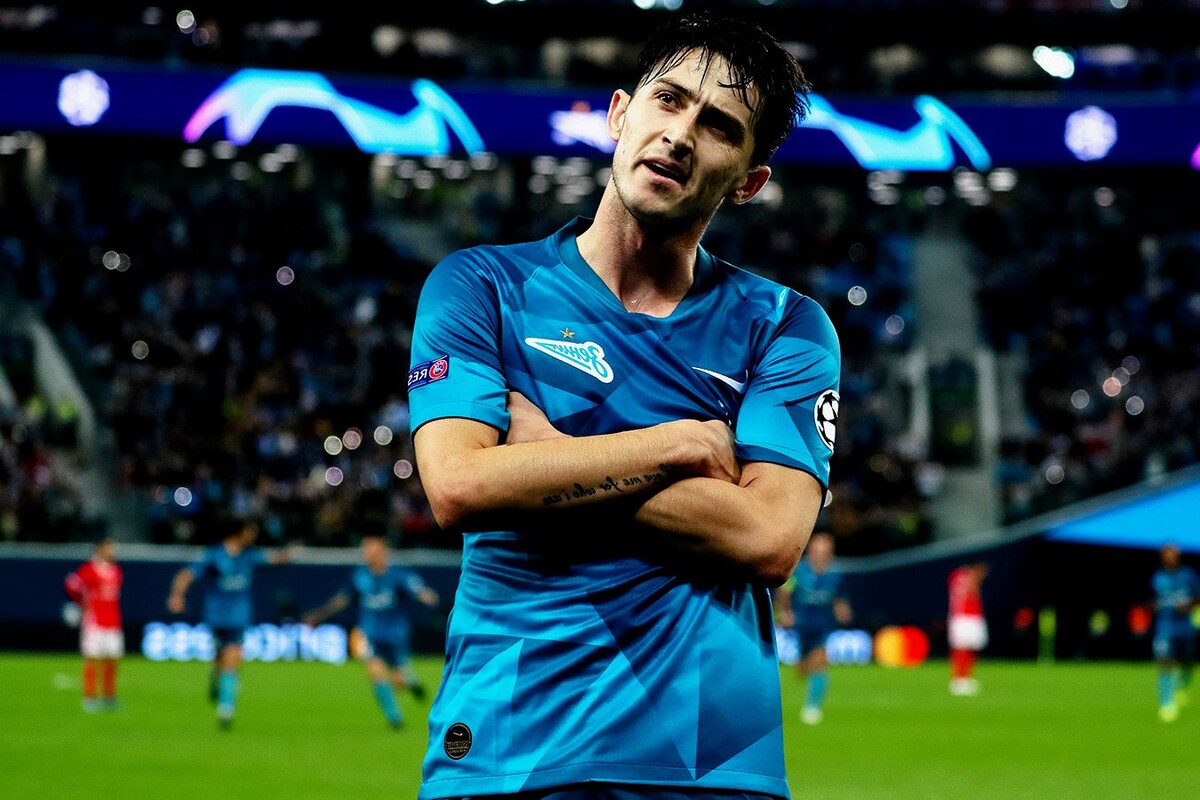 Сердар Азмун .Нападающий футбольного клуба "Зенит" .