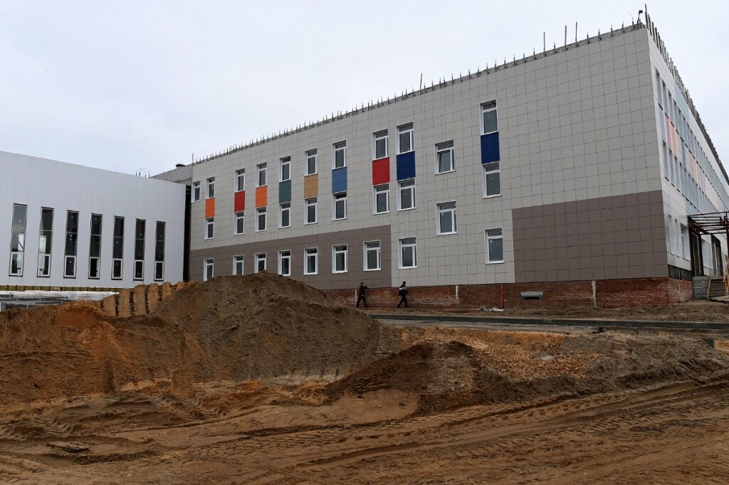 В Твери построят крытый футбольный манеж, а в области детские сады и школы