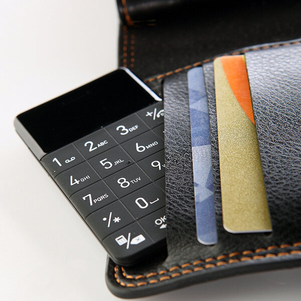 Elari CardPhone в кошельке