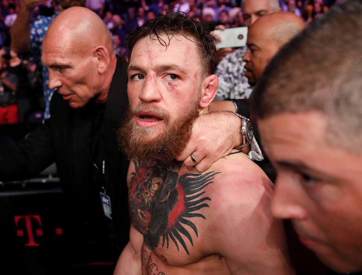 Экс-чемпион UFC в двух дивизионах Конор Макгрегор объяснил, почему решил завершить карьеру.
«Эта игра просто перестала приносить мне удовольствие. Вся эта суета вокруг, ничего не происходит
Я просматривал варианты относительно следующего соперника, но нет ничего стоящего
Я смотрел различные шоу. Вудли против Бернса, смотрел бои сегодня. Я просто не в восторге от этой игры. Просто не получаю кайфа. С меня хватит», – рассказал Макгрегор.