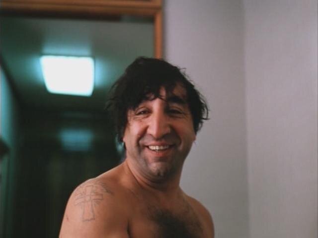 Фрунзик - "Хахатается" . Источник vokrug.tv