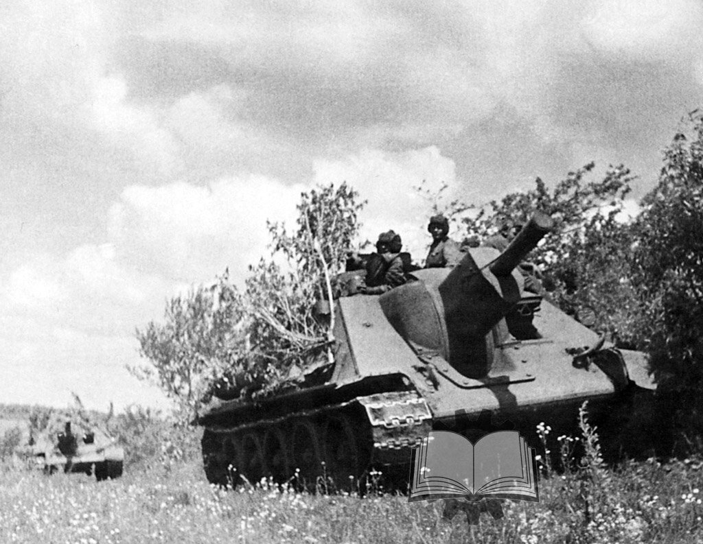 От момента запуска работ до первых серийных СУ-122 обычно отсчитывают немногим больше полугода. А на самом деле разработка первой советской массовой средней САУ длилась 2,5 года, по ходу действа сменив концепцию машины. 