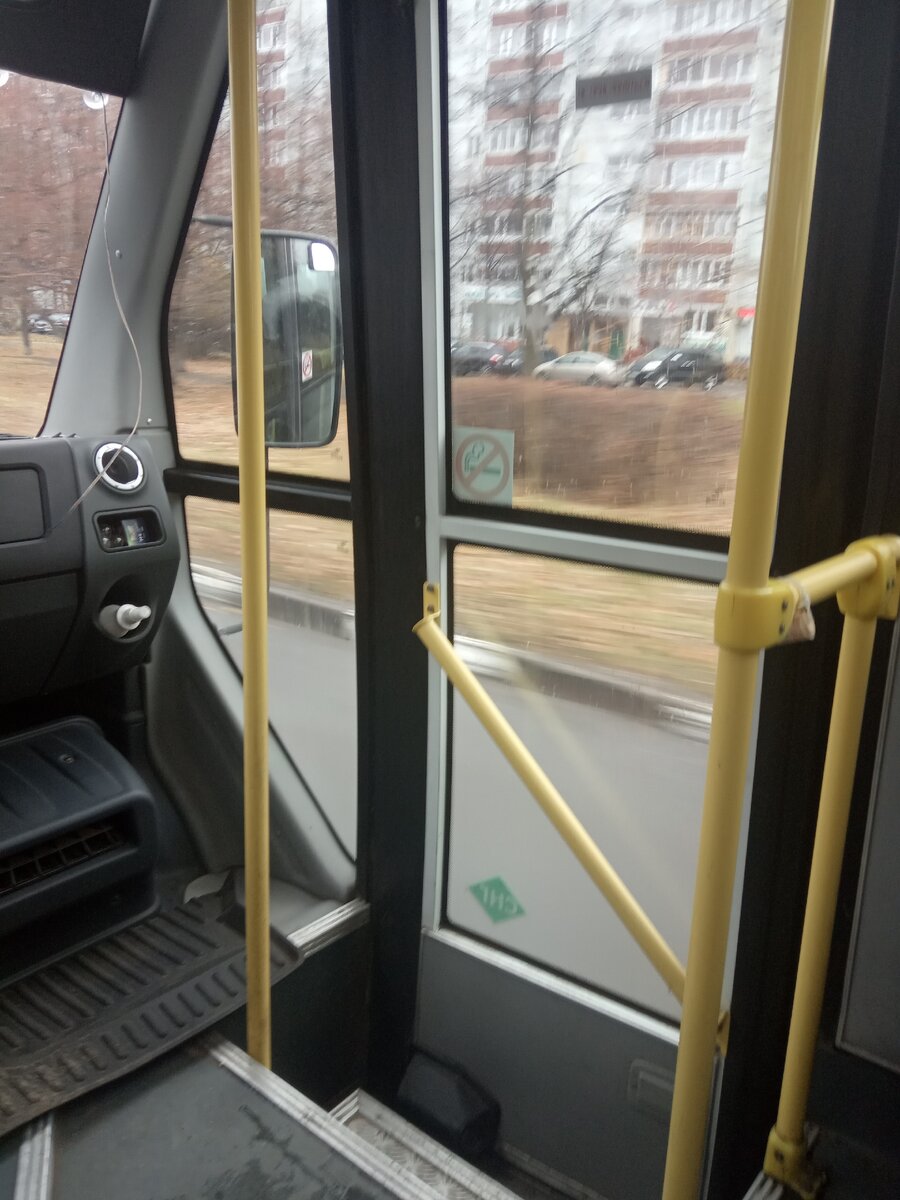 Я сидела прям около выхода, где развернулись основные баталии. Так что меня тоже задело.