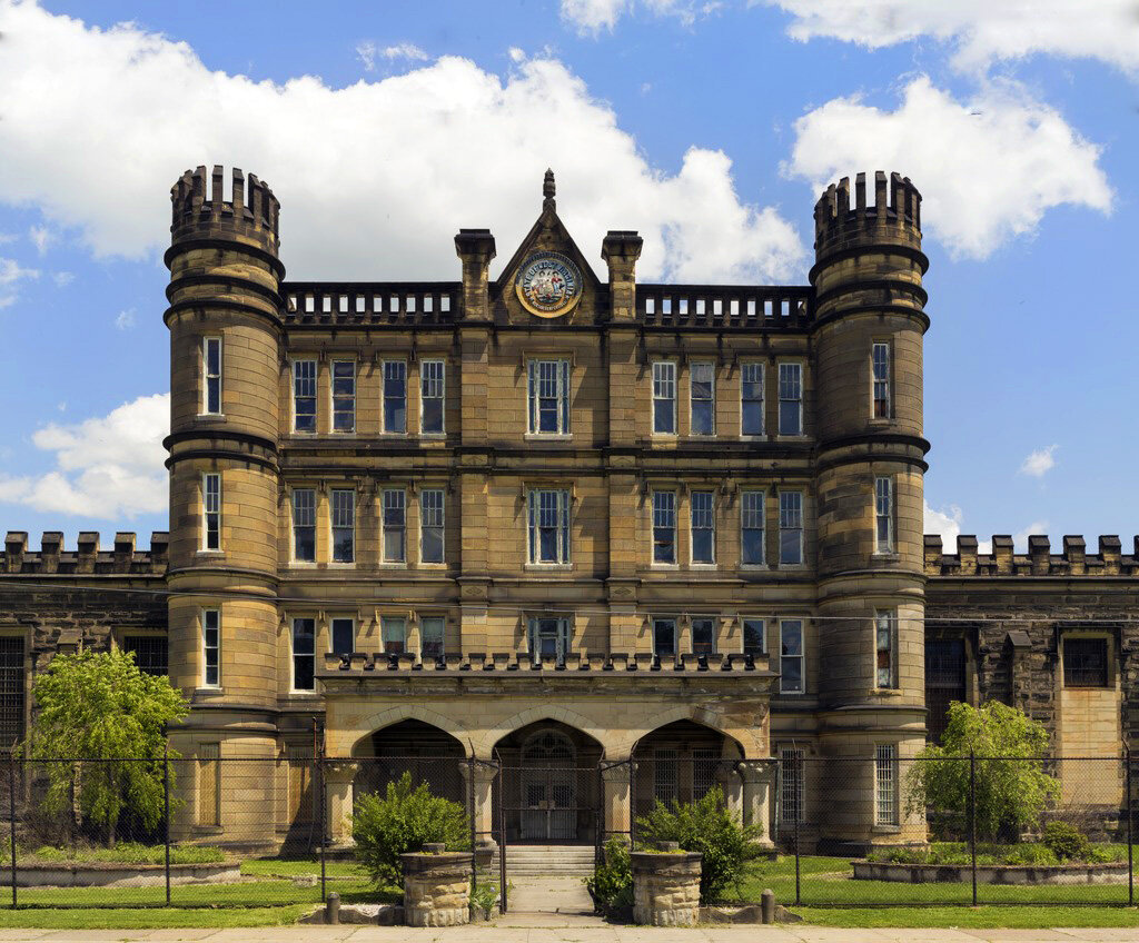 Адрес: 818 Jefferson Ave, Moundsville, West Virginia