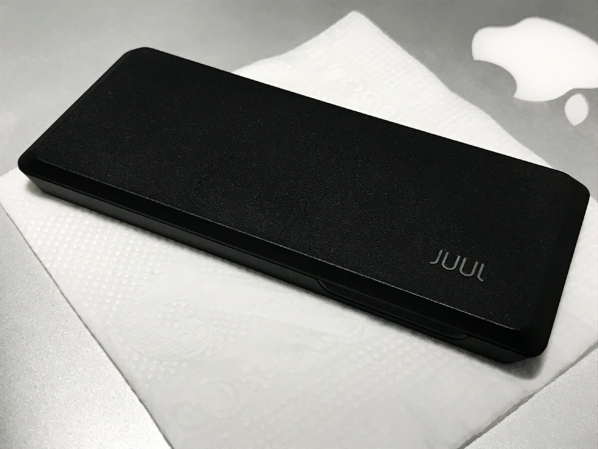 Pod-система JUUL в кейсе-аккумуляторе